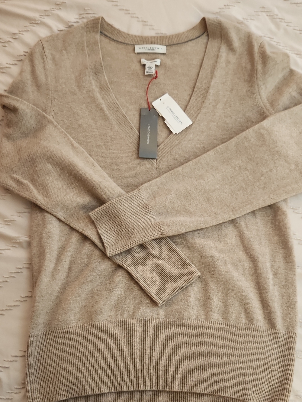Banana Republic Women's Cashmere V-Neck Sweater in Light Beige
